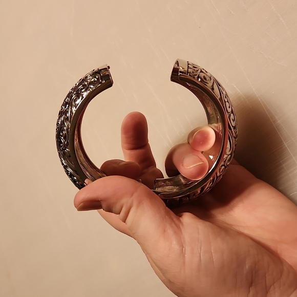 Set of 3 Chunky Statement Bracelets - Picture 5 of 8